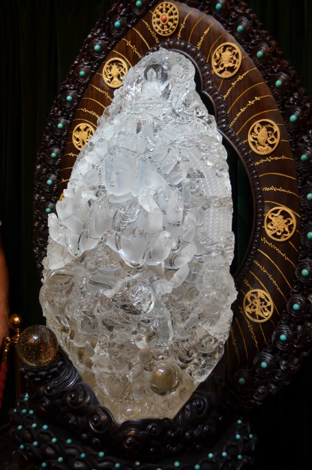 Crystal Buddha in the lobby of the hotel in Henan Province