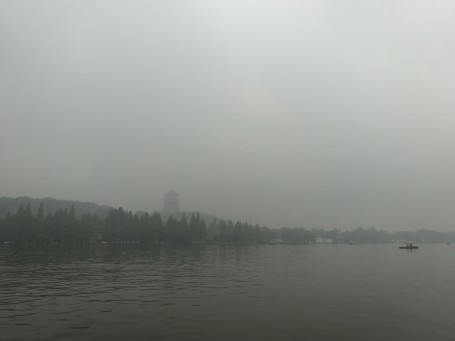 The scenery at West Lake in Hangzhou on a grey day.