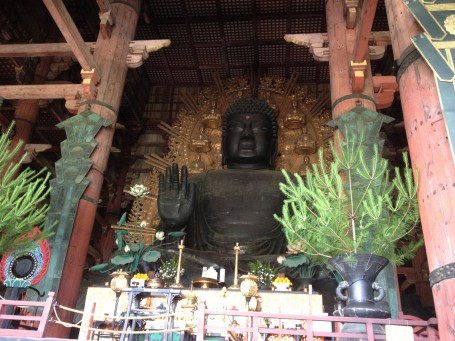 Big Buddha statue (Daibutsu).