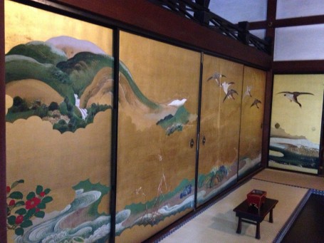 Beautiful wall paintings in Shunkoin Temple.