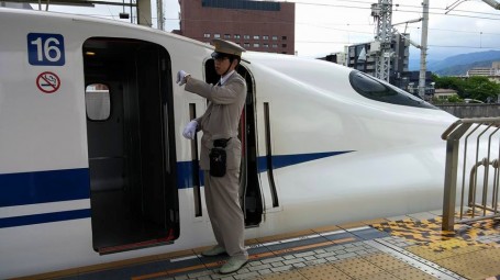 Japanese Trains: Always Punctual