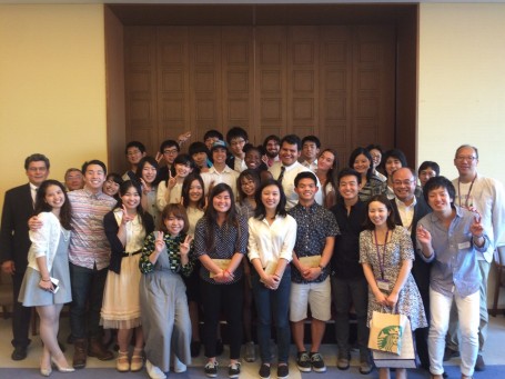 The USC-Meiji students and instructors at the last goodbye dinner/farewell party.